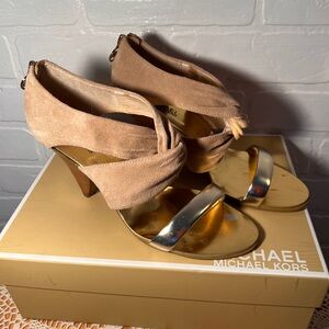 MICHAEL KORS Logo Woman’s 7.5 Tan-Brown Suede Gold Strap Heel Sandle